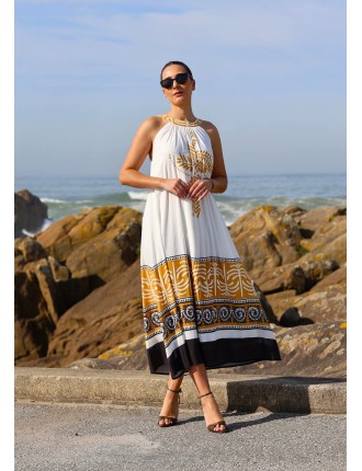Vestido fluído com estampa tropical